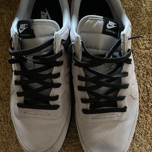 Men’s shoes (size13)